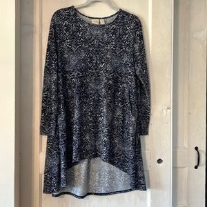 CHICOS DRESS SZ 1, SOFT FABRIC SIDE POCKETS HI LO HEM NAVY WHITE LAGENLOOK BOHO